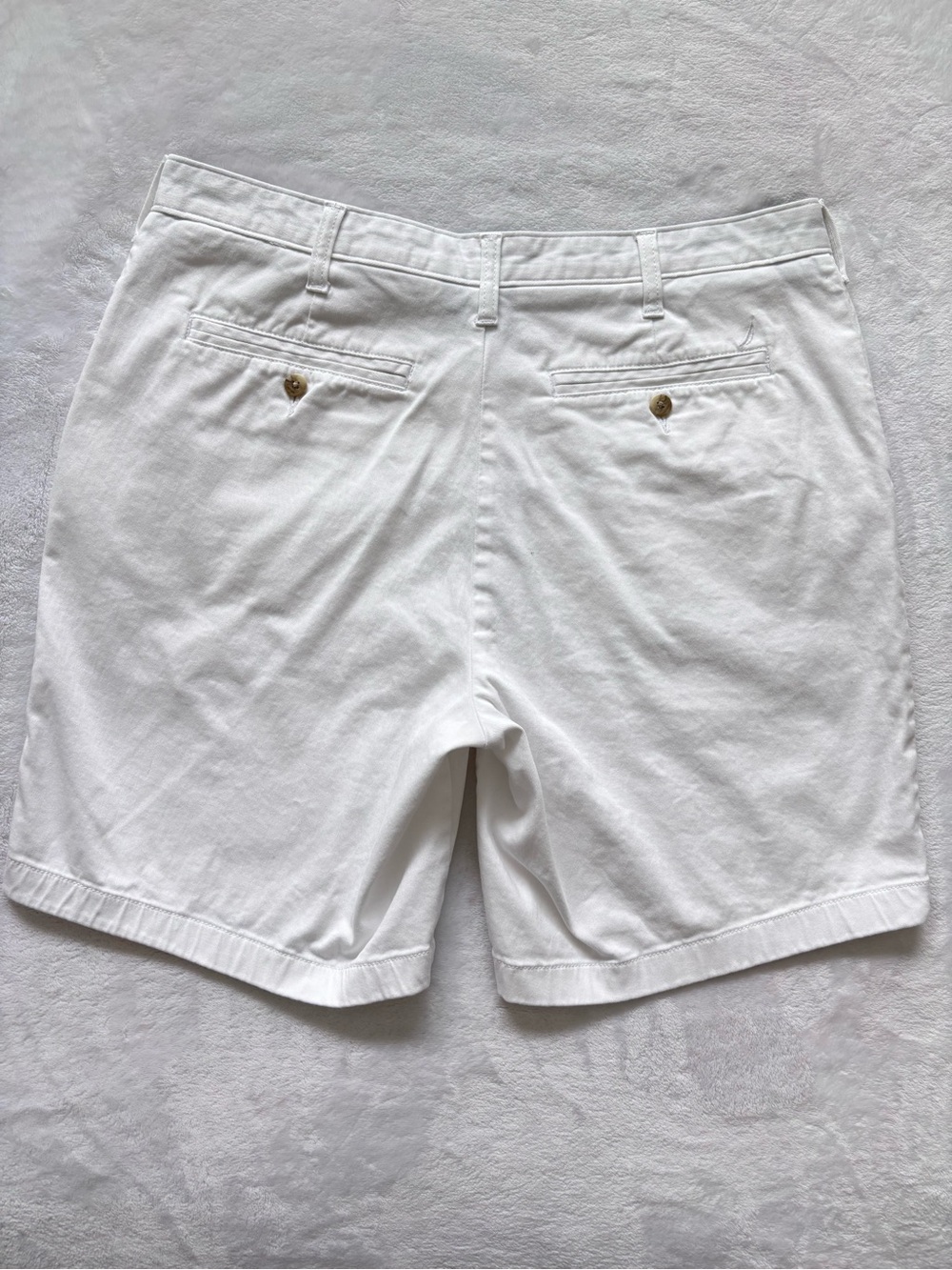 NAUTICA Men's White The Deck Stretch Classic Fit Flat Front Shorts--EUC--36 - Picture 6 of 11